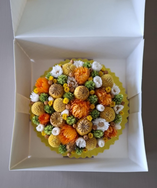 Bloementaartje geel/oranje/groen in doos